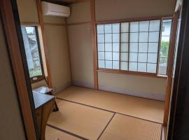 private rooms in togo beach and park side house，位于沼津的酒店