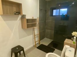 La Villa M，位于Saint-Gilles-les Hauts的酒店