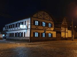 Casa Blanca Pousada Hotel，位于圣洛伦索的酒店