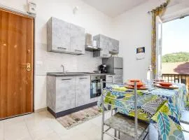 Nice Apartment In Casarza Ligure With Kitchenette