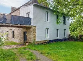Beautiful Apartment In Saint-Evarzec