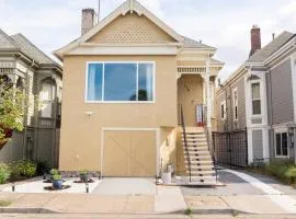 The Black and White House