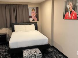 Broadway and Main Hotel，位于Everett的酒店