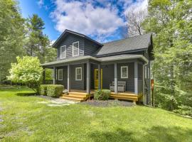Lovely Country Retreat, 4 Mi to Dtwn Narrowsburg!，位于Narrowsburg的酒店