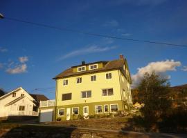 Hardanger Rom & Harmonium "The Green B&B"，位于Herand的住宿加早餐旅馆