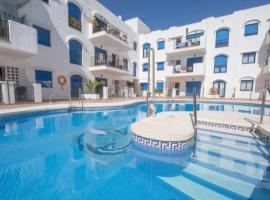 Mikonos Playa Fantástico 2 Hab Beach Side Puerto de la Duquesa，位于萨比尼拉城堡的酒店