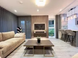 Private Bedroom - Modern Flat - West End Glasgow