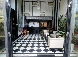 Q Villa Hotel，位于阿普春安的带热水浴缸的酒店