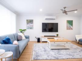 Pet Friendly Battery Hill Home away from Home，位于卡伦德拉的酒店