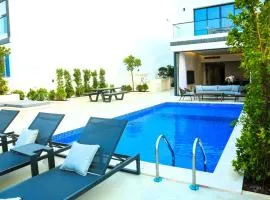 The Blue Ocean Luxury Villa 5 BR - Al Dana Island Fujairah