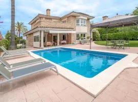 5 Bedroom Awesome Home In Reus