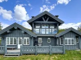 Stunning Home In Beitostølen With Sauna