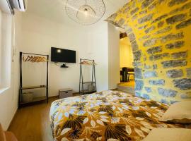 Appartement pour deux personnes，位于锡斯特龙的酒店