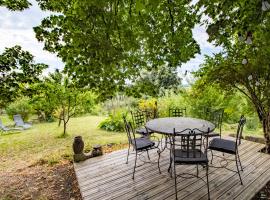 Gite des Bois du Charme，位于Chalais的酒店