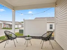 Modern New Build 4BR 4BA Two Condo w Garage and Patio