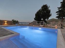Villa Mirage Skopelos，位于斯科派洛斯的带热水浴缸的酒店
