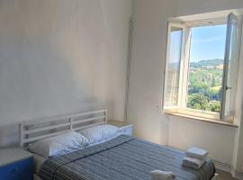 Appartamento Urbino con due camere da letto，位于乌尔比诺的酒店