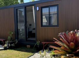 Tiny Home Beach Serenity!，位于悉尼的酒店