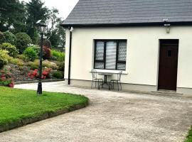 Farnaught Farmhouse Apartment, Lough Rynn, Mohill，位于Farnaght的公寓