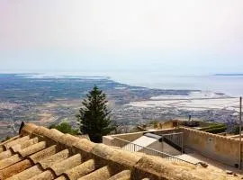 Erice Lovely Apt with Terrace and Stunning View