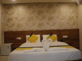Hotel Fathima Palace，位于Kottakkal的酒店