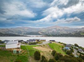 Harbour Heights - Akaroa Holiday Home，位于Duvauchelle的酒店