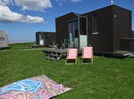 Tiny House Nature 11 Innenlage - Green Tiny Village Harlesiel，位于卡罗利嫩西尔的酒店