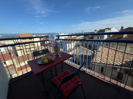 Appartement terrasse au coeur de Valence 54，位于瓦朗斯的酒店