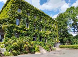 LOGIS HÔTEL-RESTAURANT - Le Moulin d'Artres，位于Artres的酒店