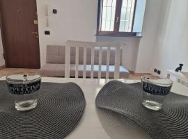 Casa Leo Malpensa，位于Samarate的酒店