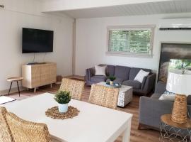 South Beach Bungalow，位于Point Roberts的酒店