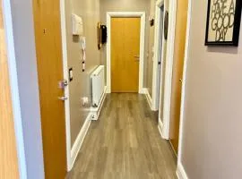 luxury 2 bedroom flat with a kitchen