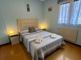 APARTAMENTO EN LLANES con plaza de garaje cubierta，位于利亚内斯的酒店