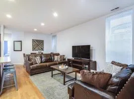 Lincoln Park Living - Suite 1