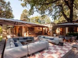 Spectacular House with Jacuzzi and Huge Garden