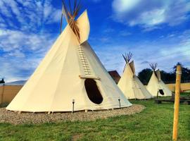 Teepee Camp Lounky，位于Chodouny的豪华帐篷