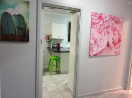 Cottage BNB near the hill，位于Teatree Gully的酒店