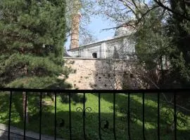 Cozy Duplex Next to Green Masjid