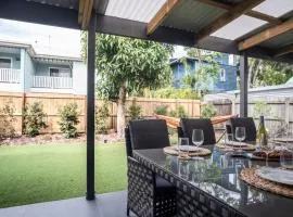 Modern Pet-friendly Mudjimba Townhouse