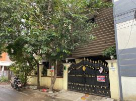 Krishna Homestay 2BHK apartment，位于钦奈的公寓