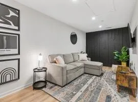 Chic 1BR Oasis Ideal Retreat near Six Flags