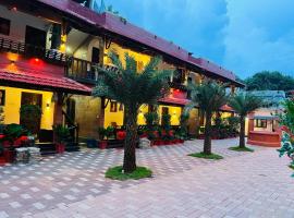 ARONIC beach hotel，位于瓦尔卡拉的酒店