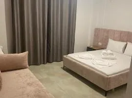hOTEL EMILY,S