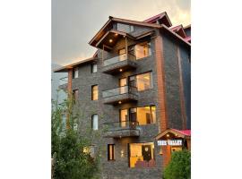 Tree valley by Terraa Hotel, Manali，位于马拉里的酒店