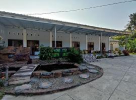 Surya Abadi Homestay Syariah RedPartner，位于Kebumen的酒店