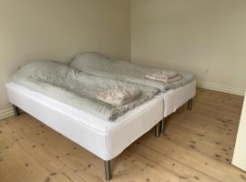 Strømpehuset，位于Øster Assels的酒店