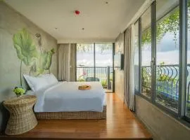 Signature Beachside Condotel Nha Trang