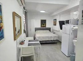 סטודיו במרכז מודיעין