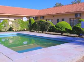 Okavango Roadside Guesthouse，位于马翁的酒店