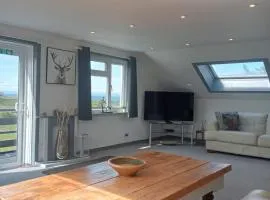 Self Catering Spacious open plan 3 bed apartment with sea views